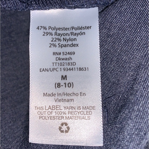 Time and Tru capris, dark shimmering blue, size medium, 8 to 10 - Picture 7 of 11